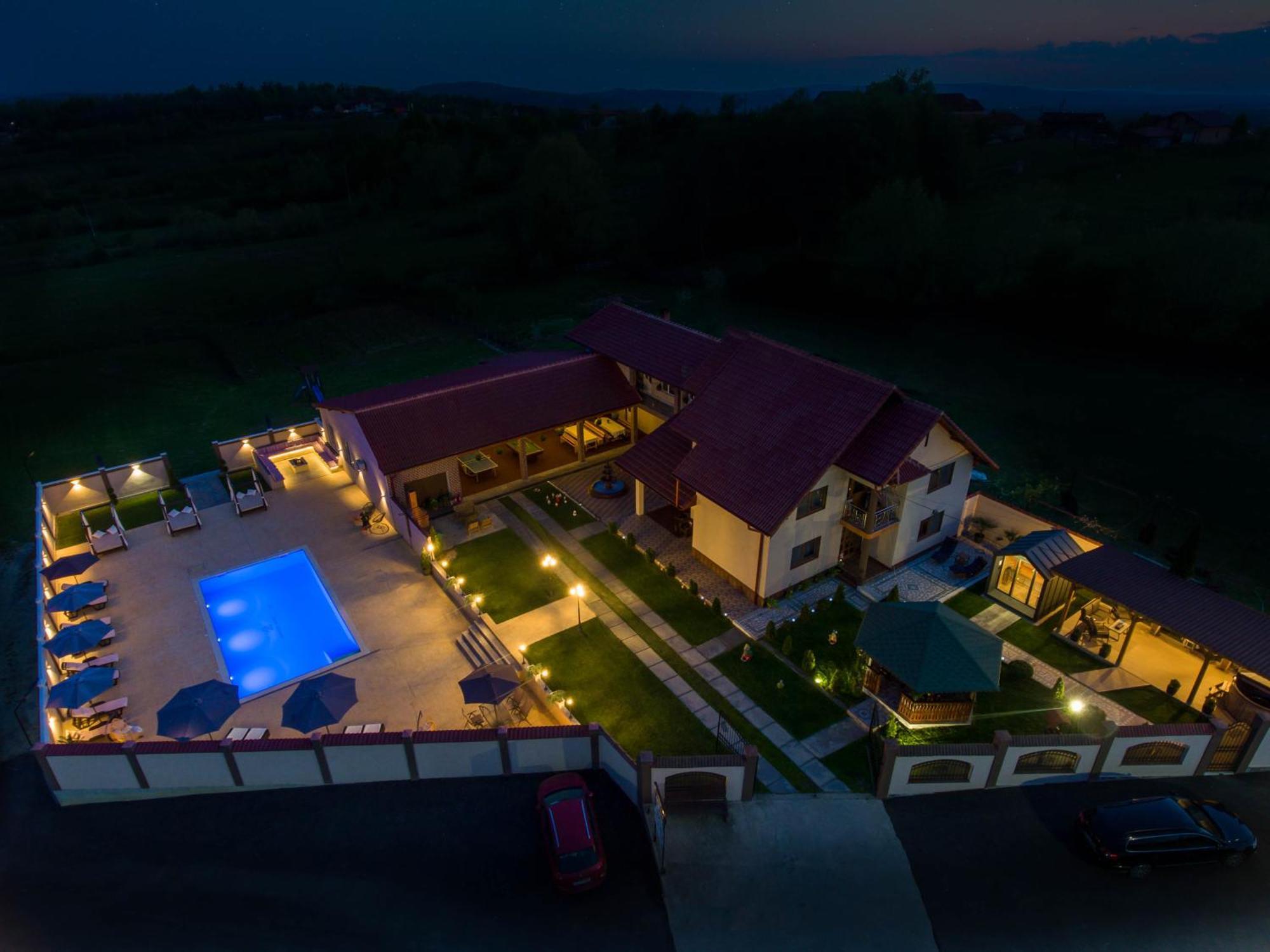 Pensiunea Adrian Novaci-Străini Exterior foto